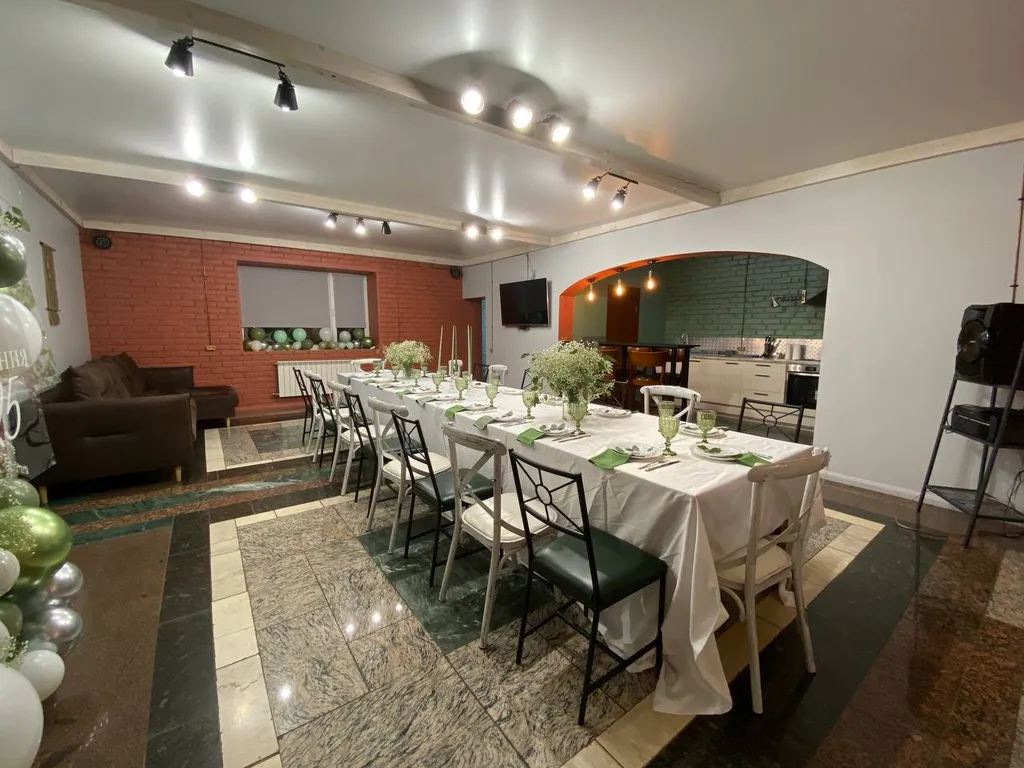 Коттедж с бассейном, баней, беседкой для больших компаний