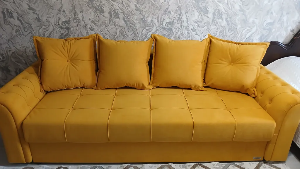 "Квартира в центре города с видом на горы"