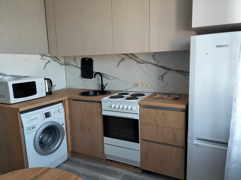 Двухкомнатная возле Зима-Лето