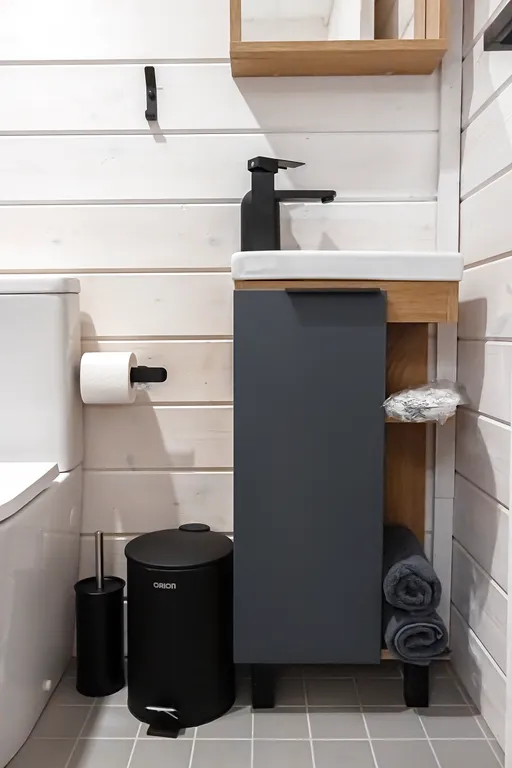 Небольшой домик с видом на Гуамское ущелье