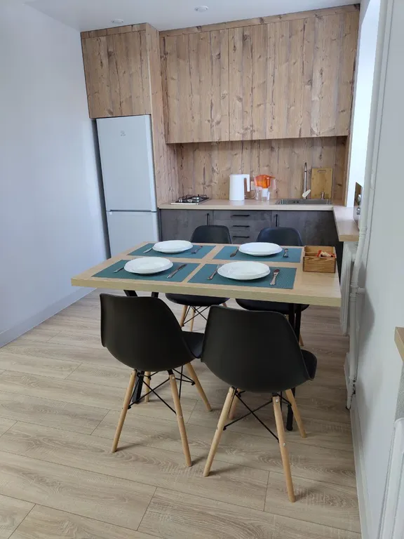 Свeтлая совремeнная квартирa в центpе гоpoдa