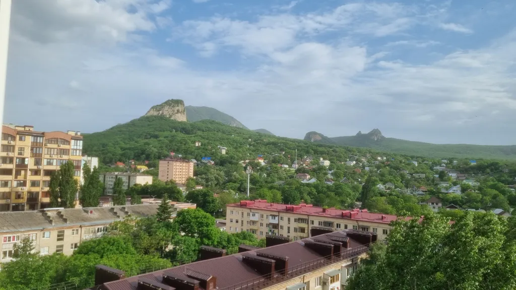 Уютный домик возле Аллеи Любви