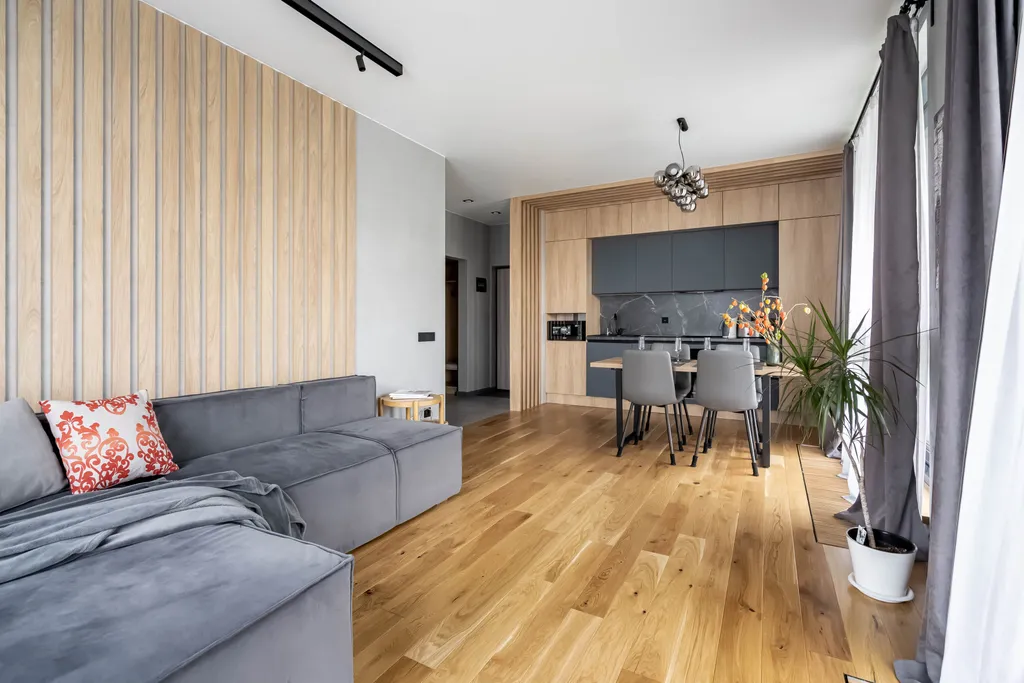 Охта Сьют 21 рядом с входом в Охта парк