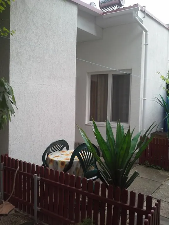 Коттедж Коттедж Апартаменты с двориком — Евпатория