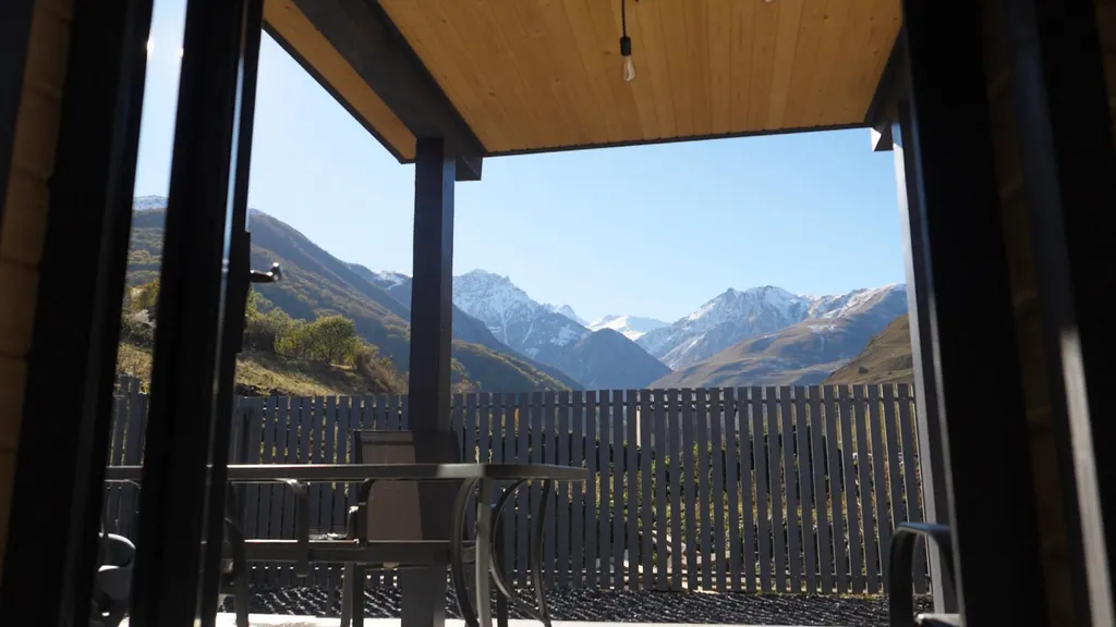 Уютный, новый дом с видом на Куртатинское ущелье