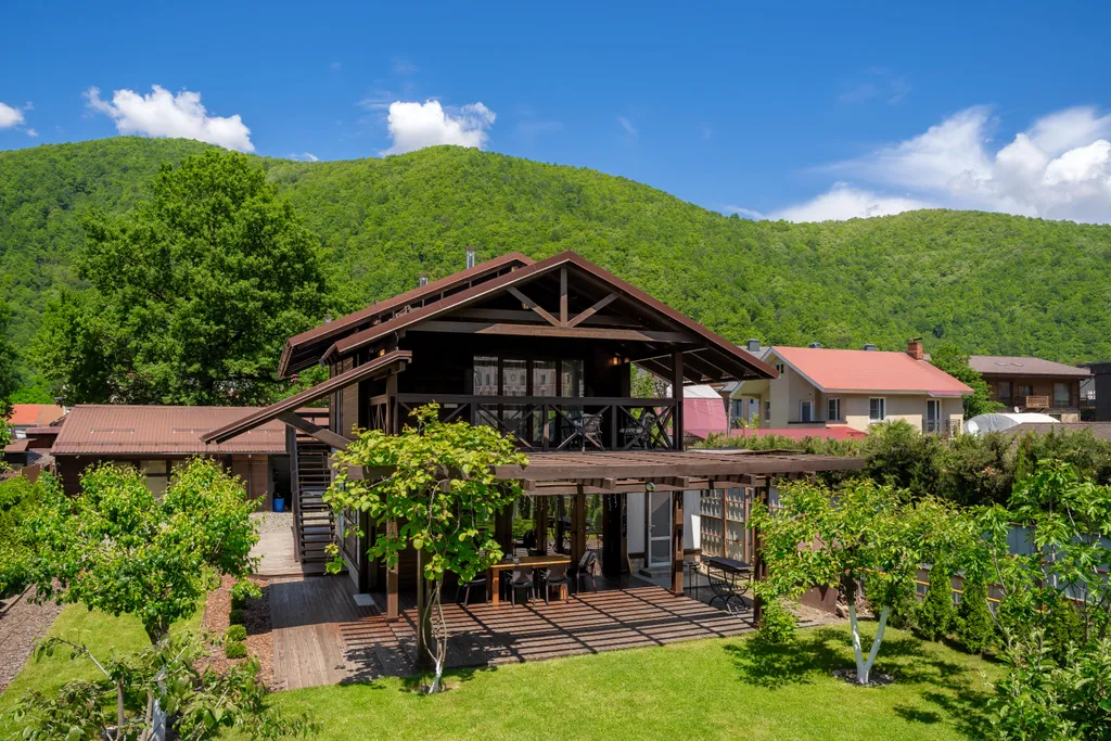 Шикарный коттедж с видом на сказочные горы в центре Красной поляны — аренда посуточно в Эсто-Садок