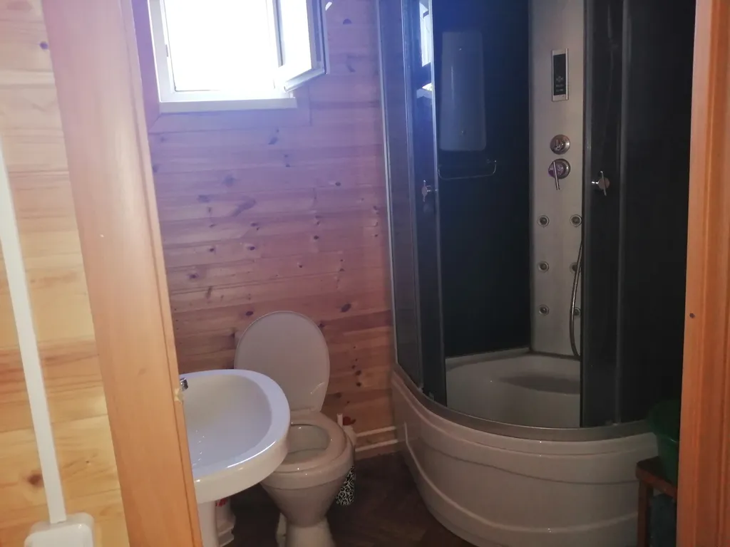 Коттедж Отдельный уютный дом без хозяев в тихом зелёном местечке — аренда посуточно в Должанская