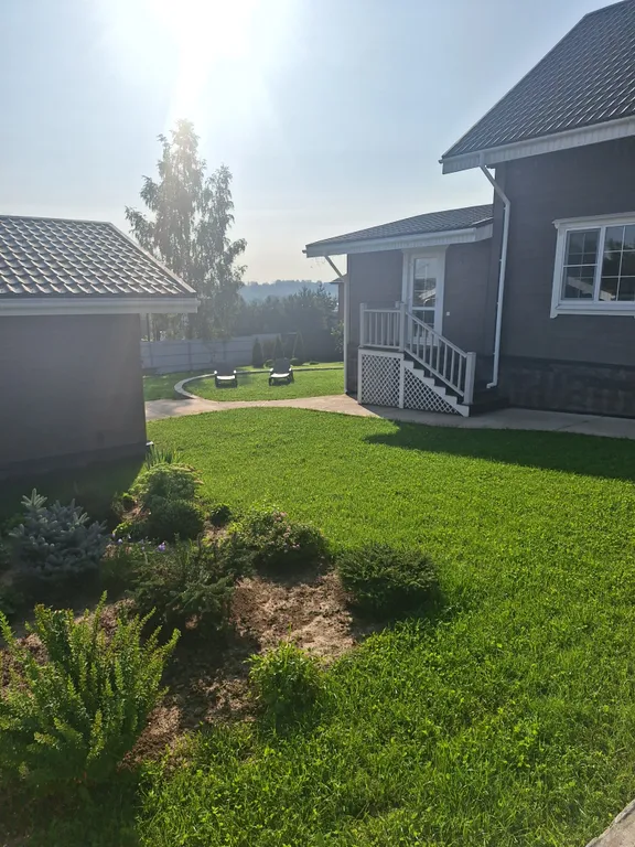 Дом рядом со склонами