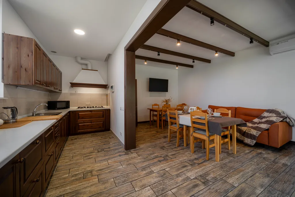 Шикарный коттедж с видом на сказочные горы в центре Красной поляны