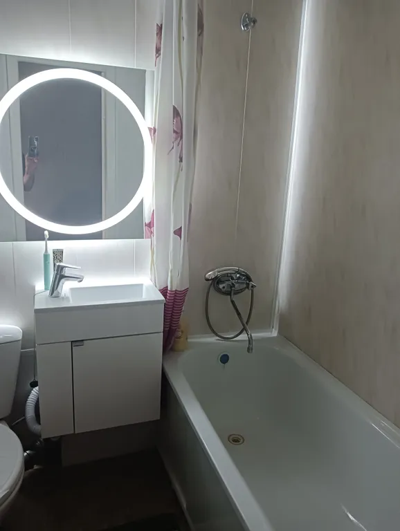 Чистая квартира с новым ремонтом рядом с ТЦ Космос