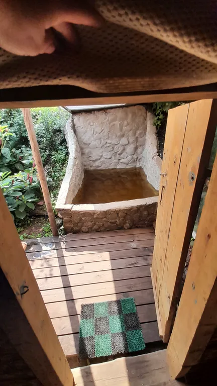 Домик у дуба