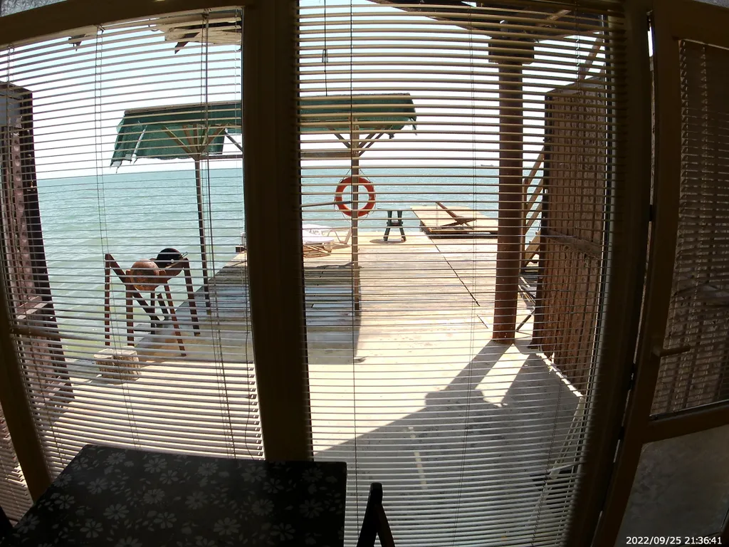 Дом возле моря