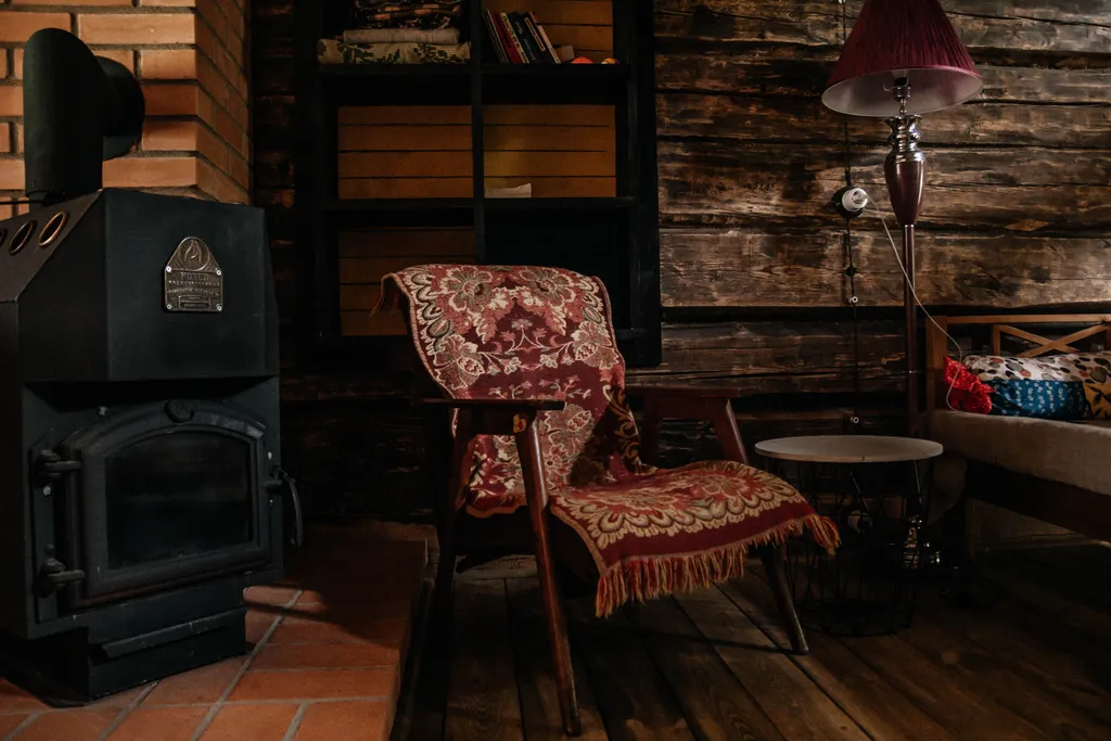 Изба Жигмонд - Архаичная Изба XIX века