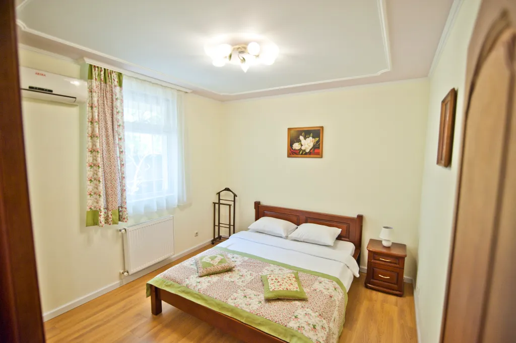 Люкс со своим двором