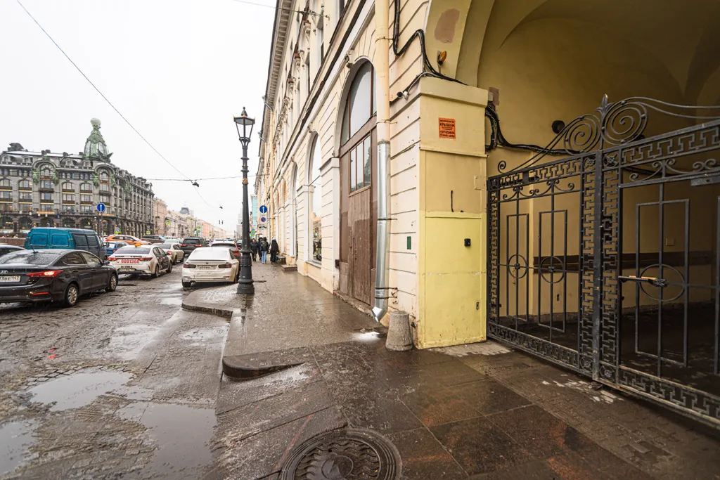 Квартира Трехкомнатная квартира с видом на Казанский собор — Санкт-Петербург