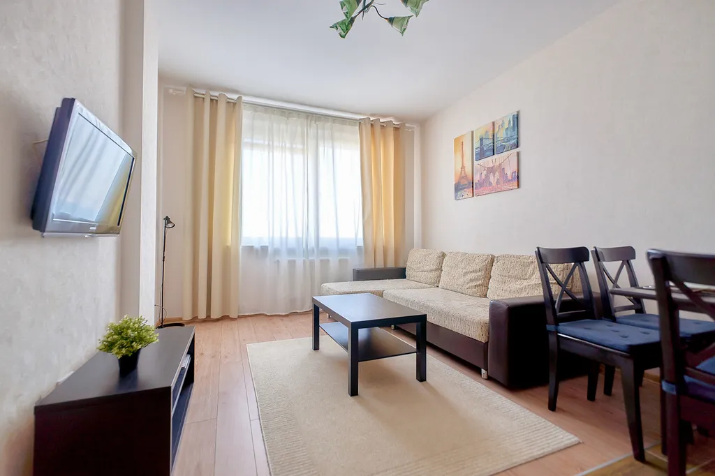 2-комнатная квартира на метро Грушевка с паркингом