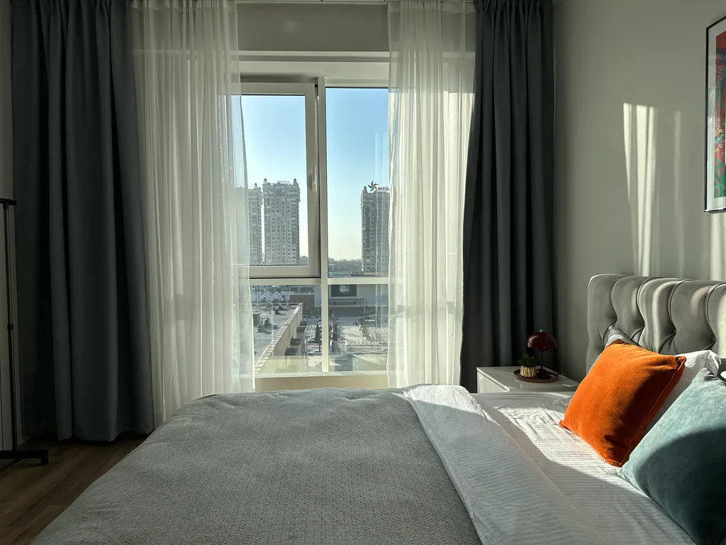 Квартира Яркая евродвушка Skyline напротив Мега центра — Алматы