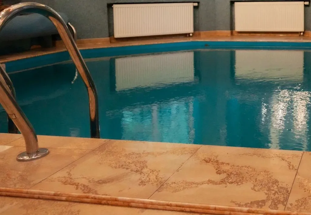 Дом с бассейном и сауной