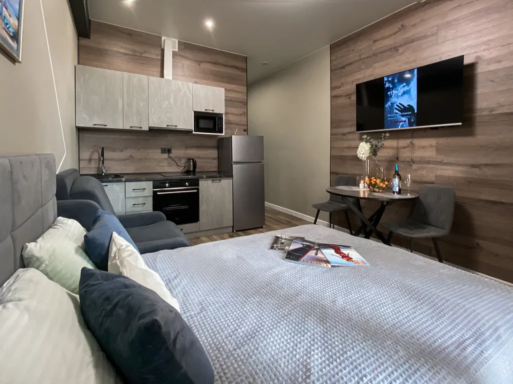 Дизайнерская студия с верандой