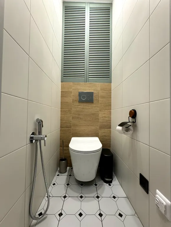 Современная квартира в самом центре рядом с парком и кафе, арт-квадрат