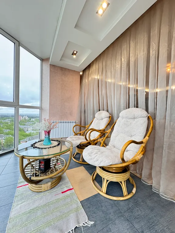 Уютная квартира у Столицы с панорамным видом на город