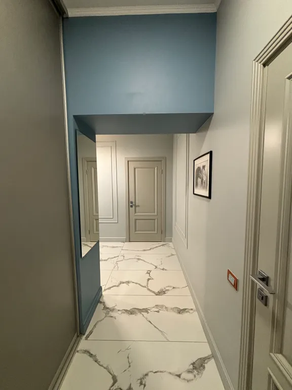 Огромная квартира на набережной