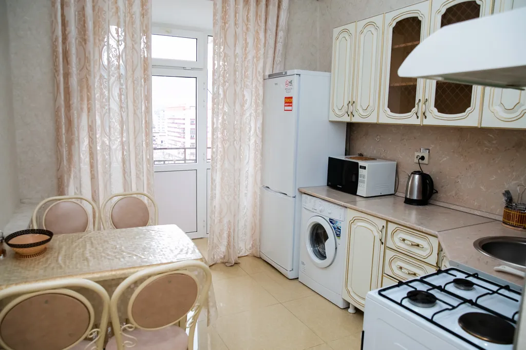 Квартира Квартира Анти-Отель на 3чел. 1комн.кв. 1этаж, код-128 — Махачкала