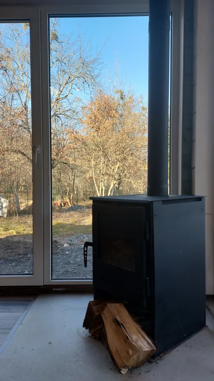 Дом в горной деревне с купелью фурако на террасе