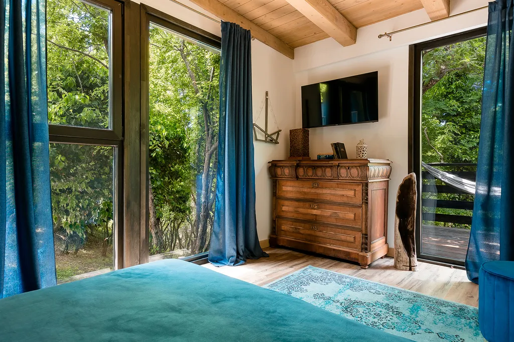 Панорамные апартаменты делюкс с террасой и видом на парк