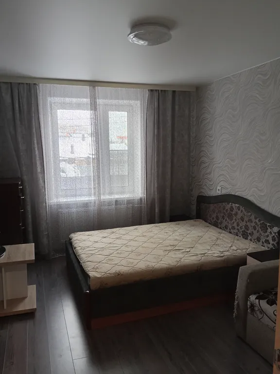 Двухкомнатная квартира в новостройке, рядом центр города — аренда посуточно в Псков