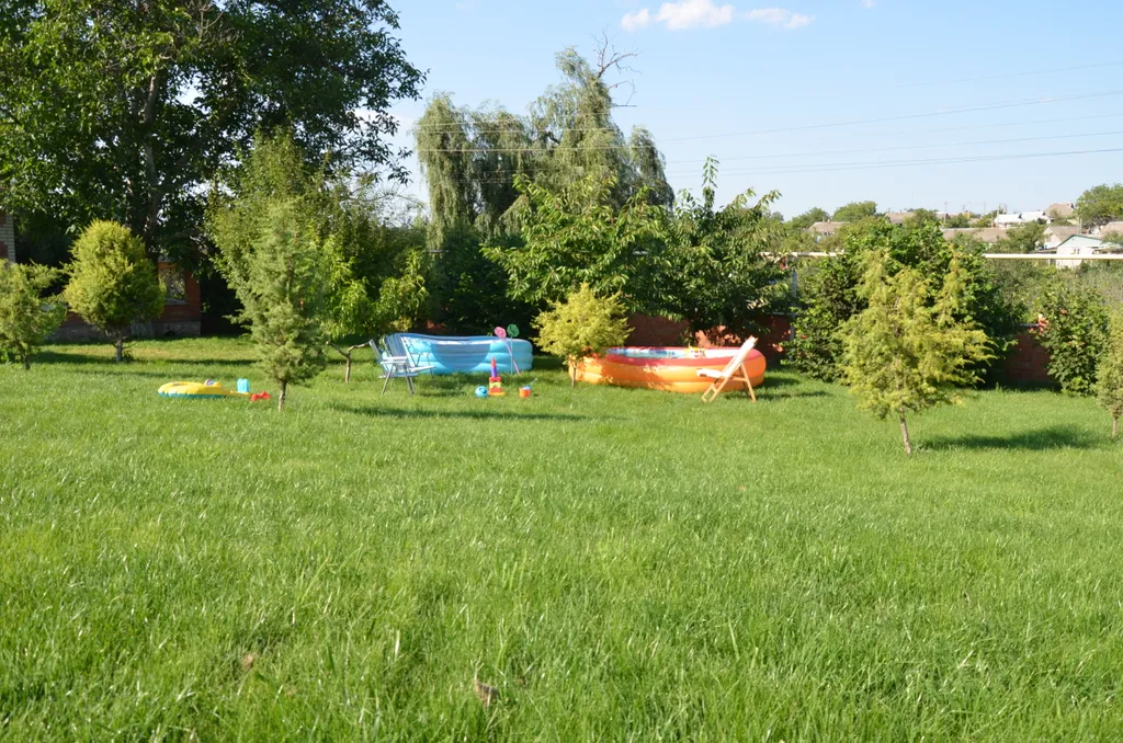 Коттедж Дом 3 спальни, большой двор беседка мангал усадьба Можжевеловый дворик — Айвовое