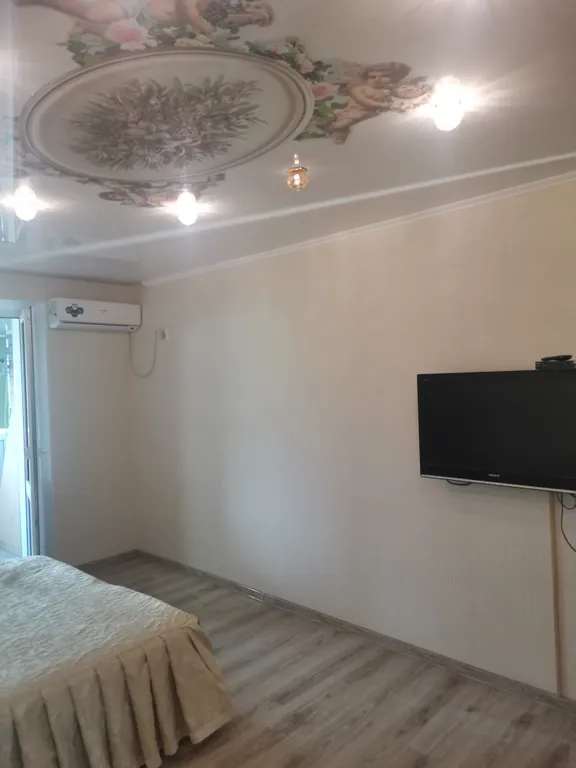 Уютная, светлая большая квартира с красивейшим видом на горы и море