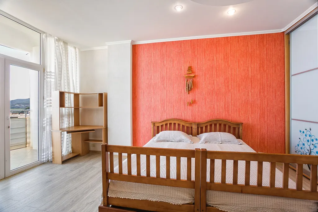 Апартаменты с видом на море и горы рядом с Артеком в Белом доме