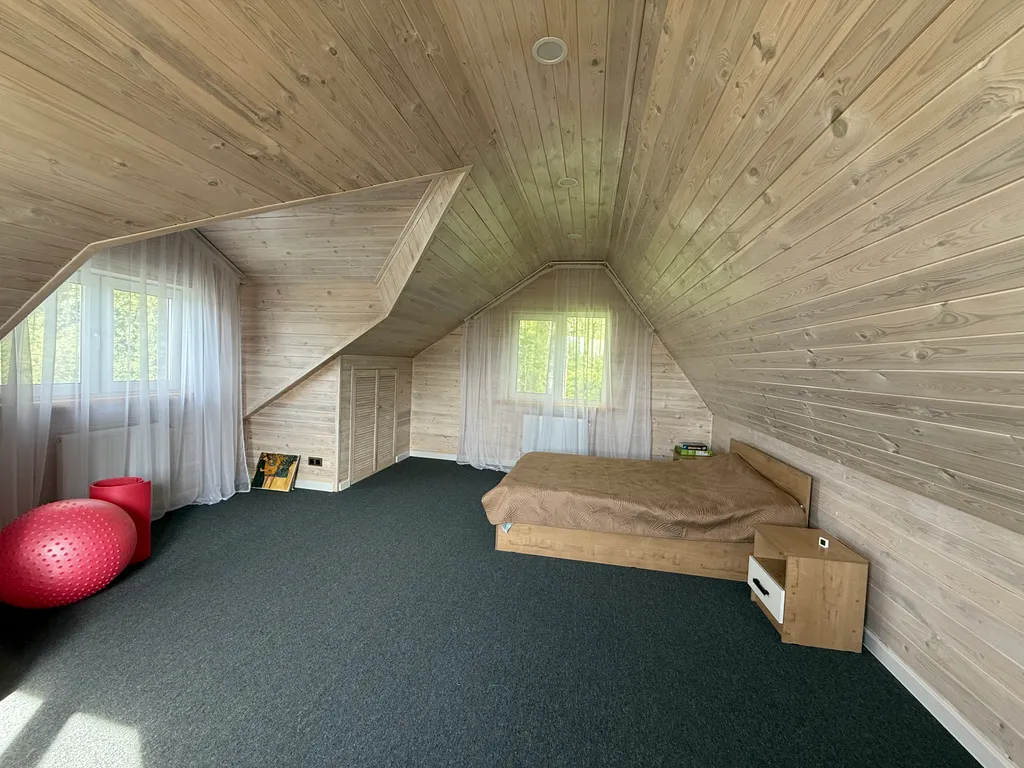 Уютная дача у леса