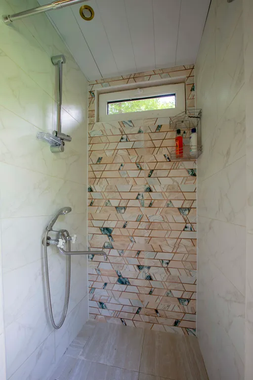 Домик с садом у заповедника