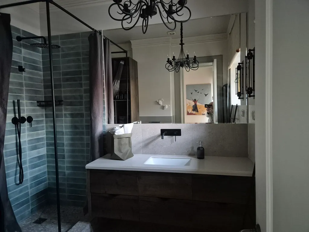 Дом в Кисловодске с авторскими интерьерами на стыке курорта и природы