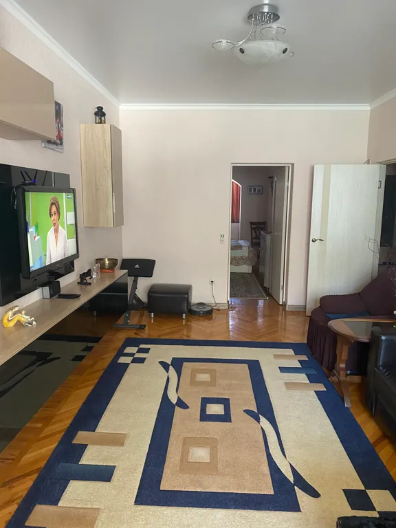 Квартира Трехкомнатные апартаменты рядом с пляжем, в центре города — аренда посуточно в Гагра