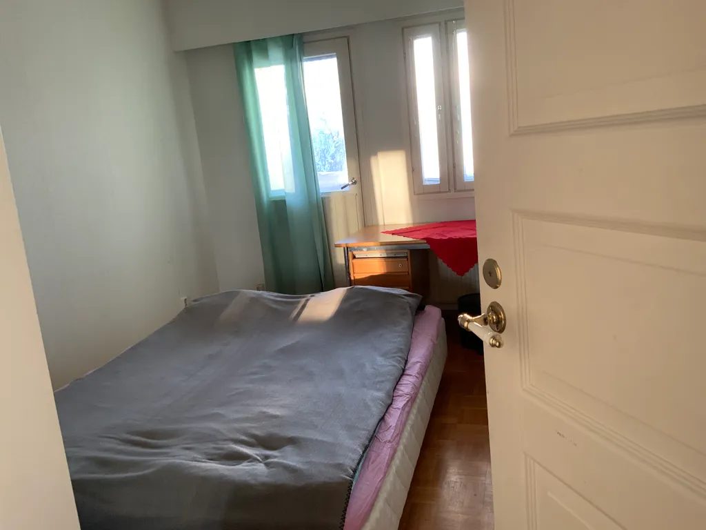 Уютный дом с камином рядом с центром