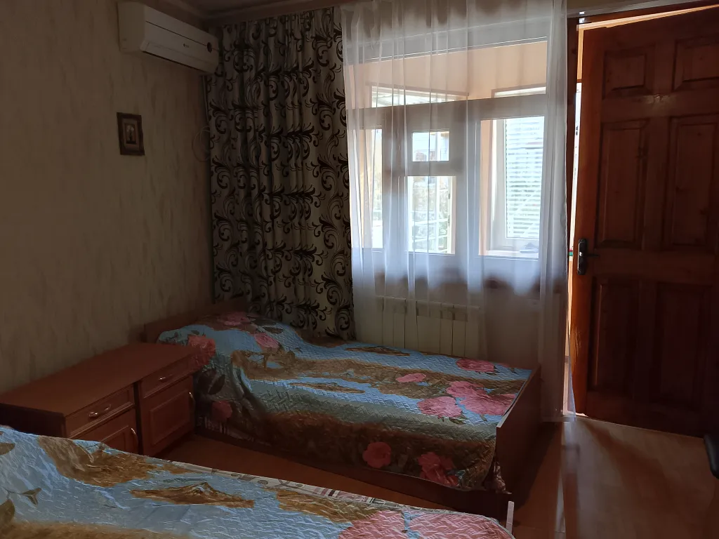 Двухкомнатная квартира в частном доме