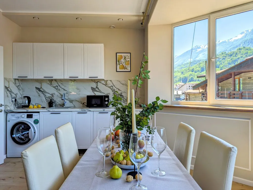 Роскошный евротрёхкомнатный апартамент с панорамным видом