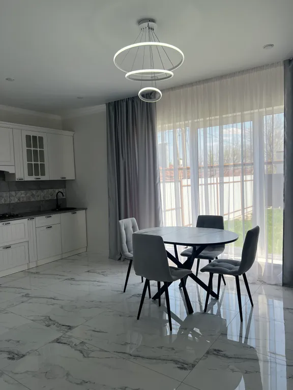 Новы дом у набережной