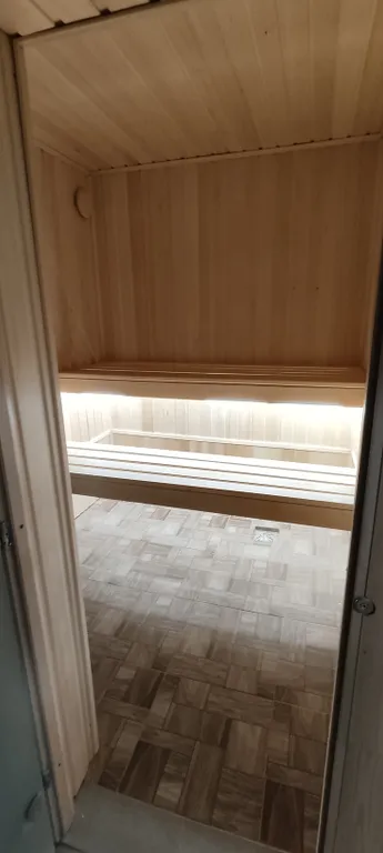 Дом с камином и баней в центре