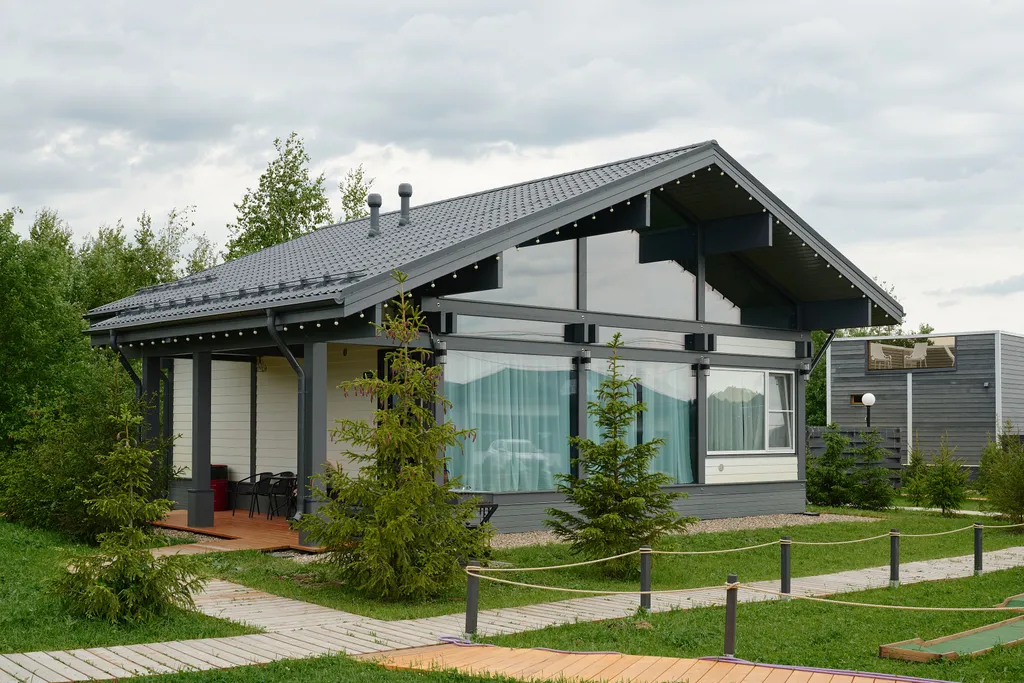 Розовый домик в Загородном клубе у Плещеева озера