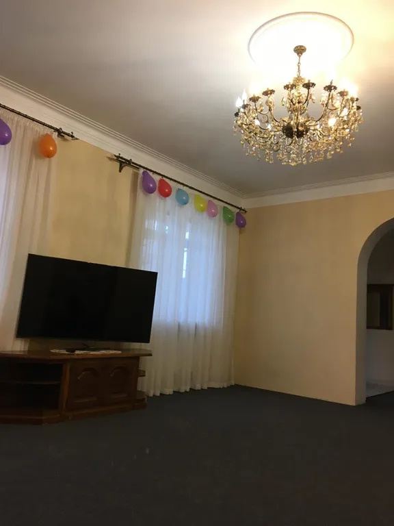 8-комнатный Дом