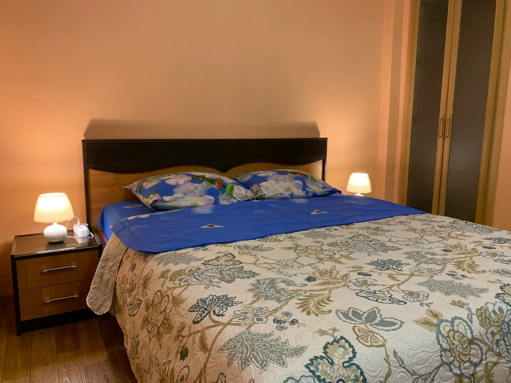 Комфортная однокомнатная квартира в центре — аренда посуточно в Ангарск