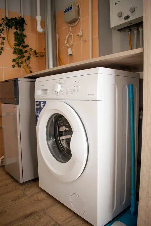 Дом сапфир с бассейном в центре