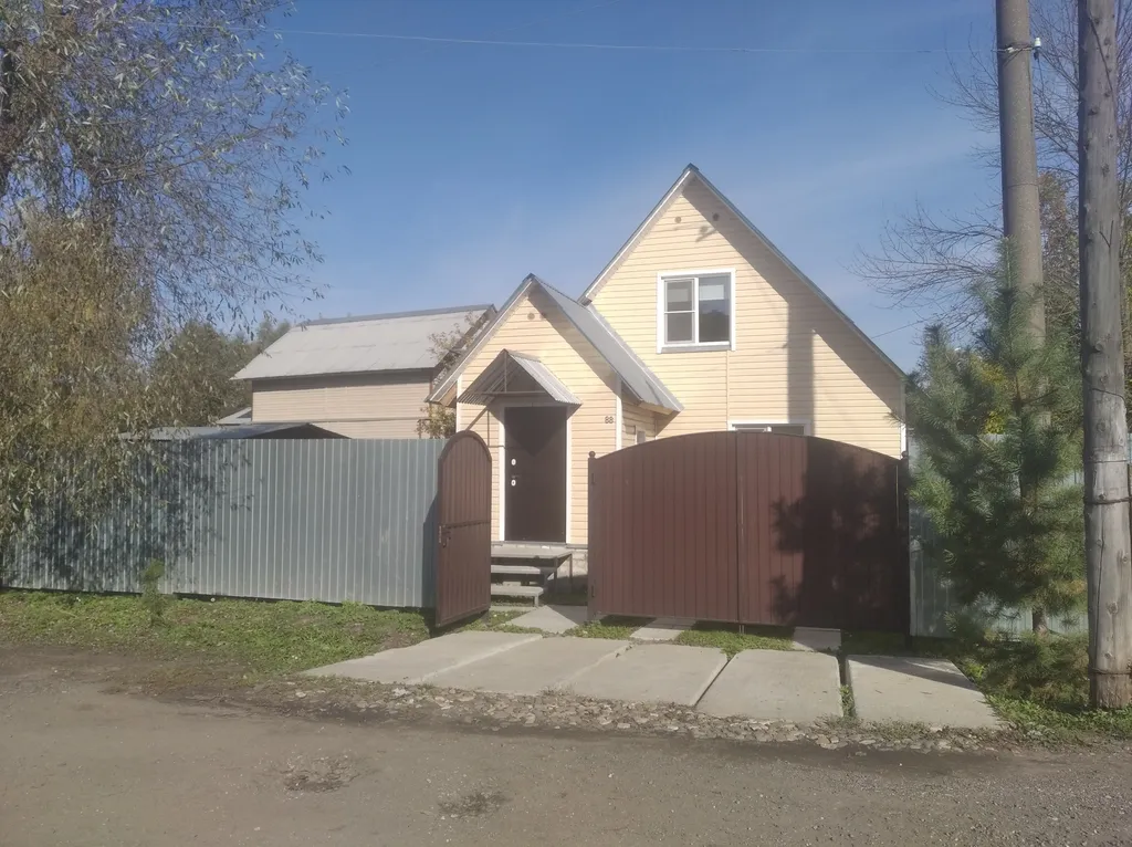 Частный двухэтажный новый дом