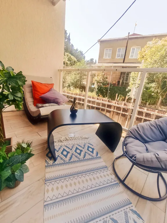 2 спальни и гостиная, рядом с Сочи-Парком с парковкой, детской площадкой