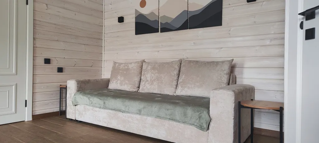 Коттедж с видом на горы и террасой