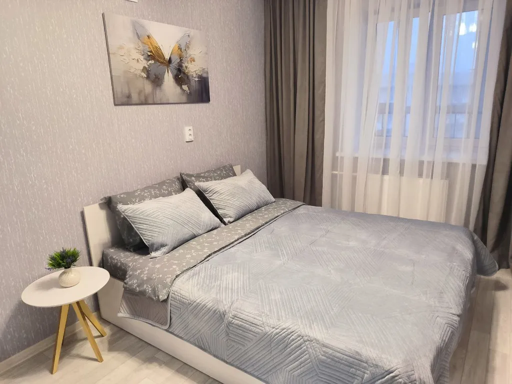 Отличная квартира в новом доме — аренда посуточно в Ишим